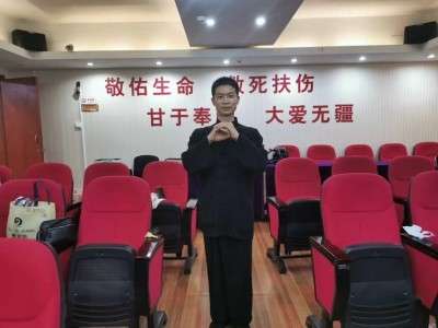 喜迎全国两会特别报道 最美名中医——唐珮翔