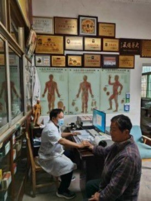 中国著名中医专家——钱国锋